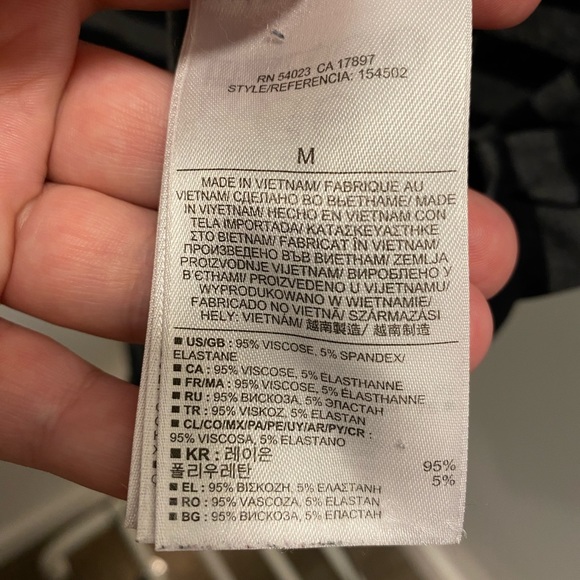 Comfy/ stretchy Banana Republic grey and black striped casual skirt in size M. - Picture 3 of 4